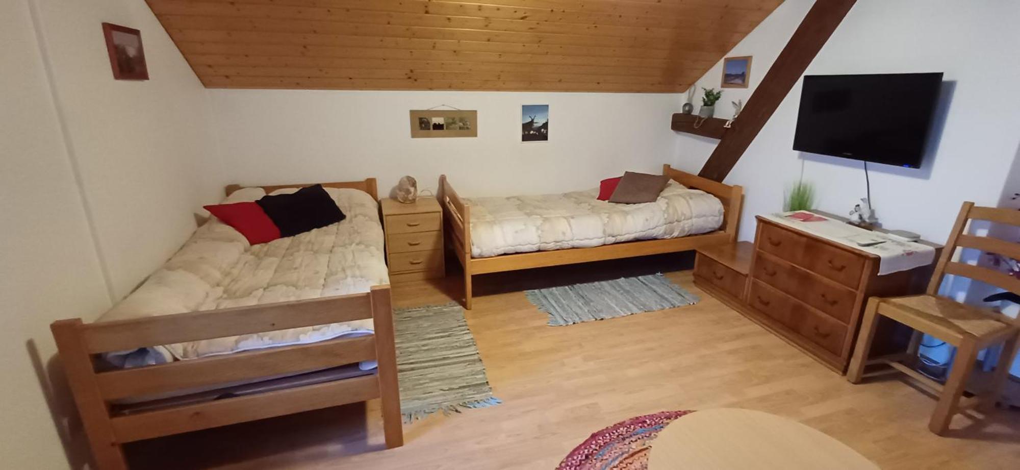 Halte Au Pied Du Creux Du Van Travers Zewnętrze zdjęcie
